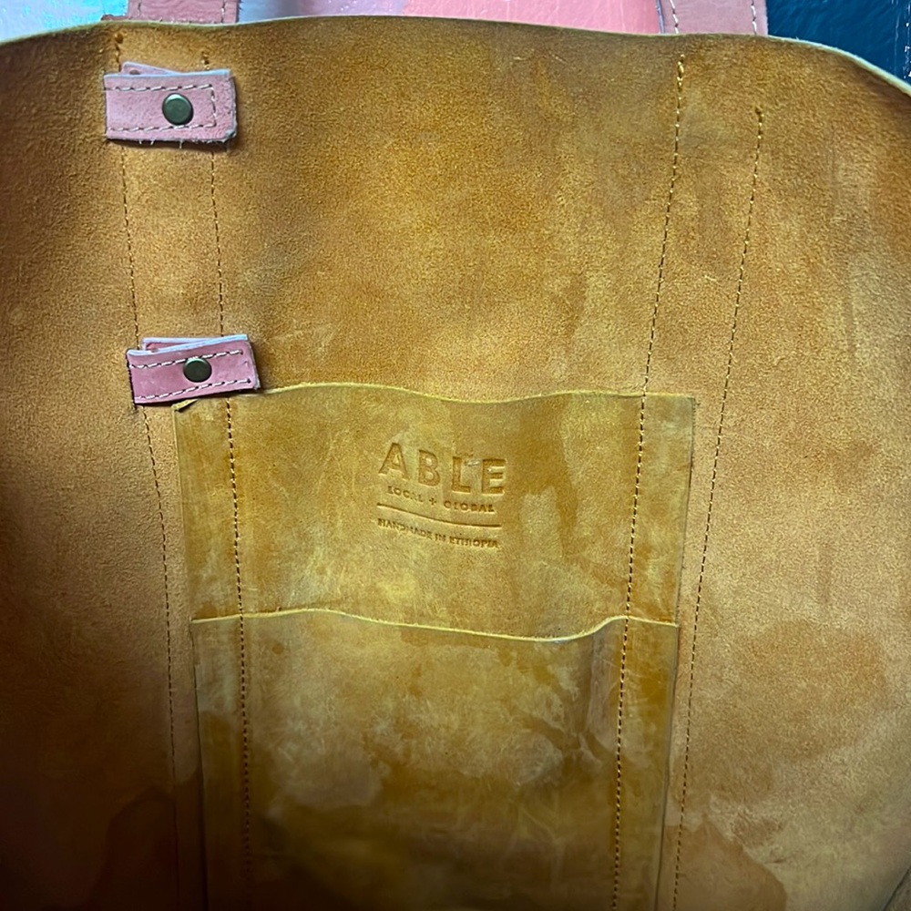 Leather tote from Roolee - Picture 4 of 6